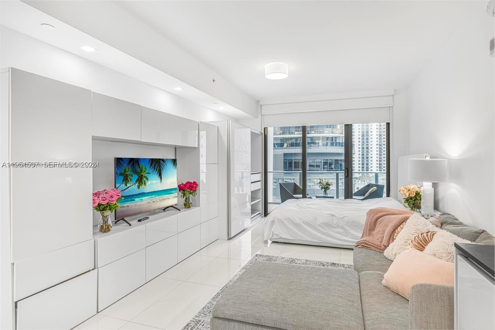 1010 Brickell Ave 1710