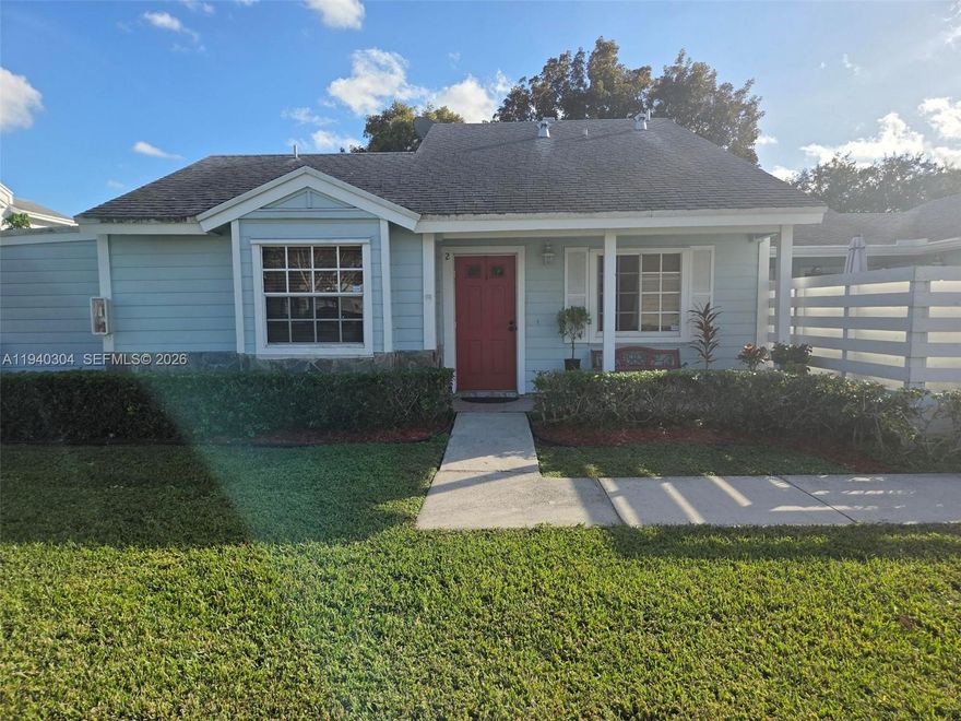 POPULAR KNOWN COMMUNITY OF COUNTRY WALK IN  VILLAGE HOMES, IS FAMOUS FOR ITS COUNTRY STYLE ATMOSPHERE AND RESORT STYLE LIVING!!  AMENTIES INCLUDE- THE CLUBHOUSE, MUTIPLE POOLS, BASKETBALL COURT, TENNIS COURT, SCENIC LAKE, WALKING TRAIL AND KIDS PLAYGROUND. CONVENIENTLY LOCATED NEAR DINING AND SHOPPING AREAS WITH EASY ACCESS TO MAJOR HIGHWAYS. HOA HAS FULL RESERVES.