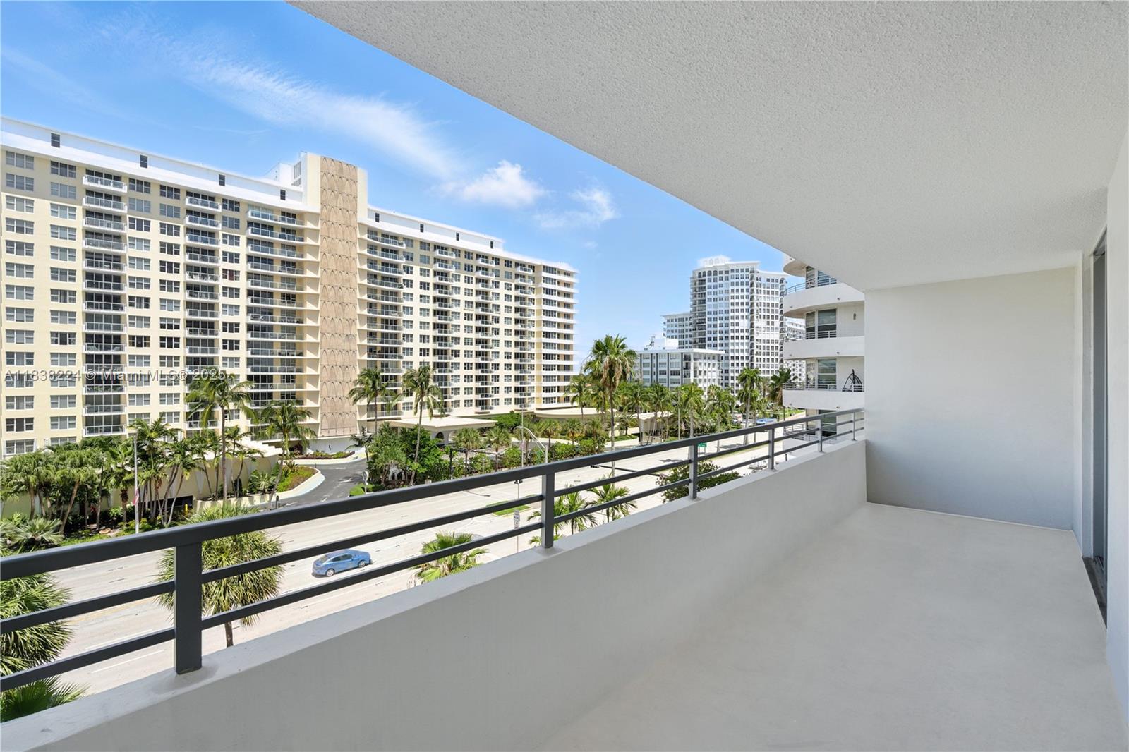 5555 Collins Ave 6W