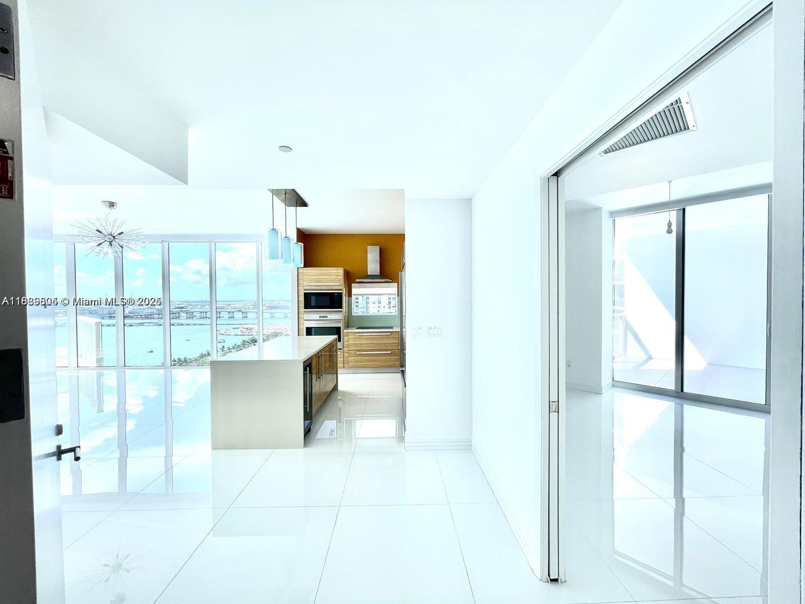 2020 N Bayshore Dr 2102