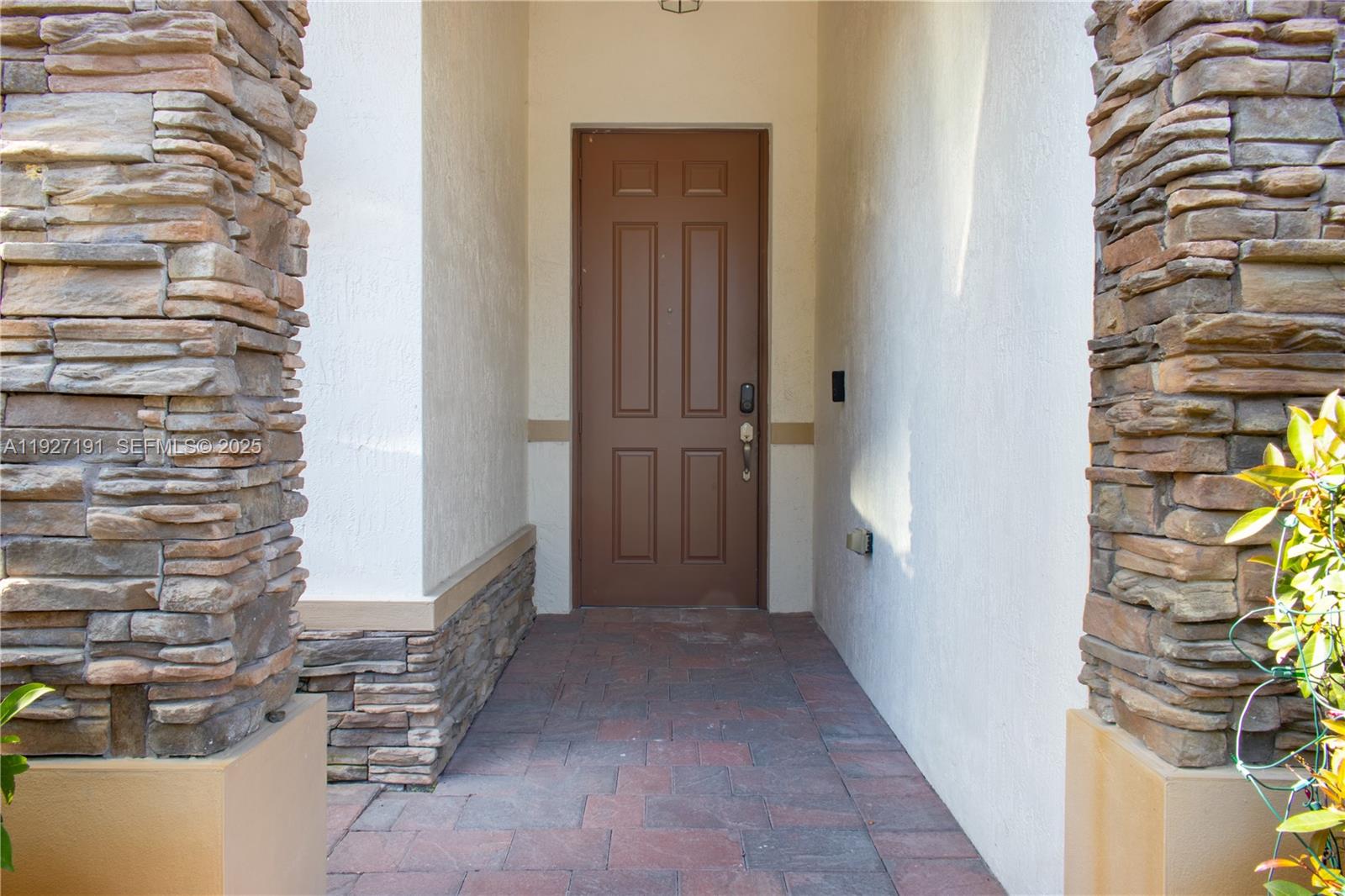 DORAL BREEZE - Residential