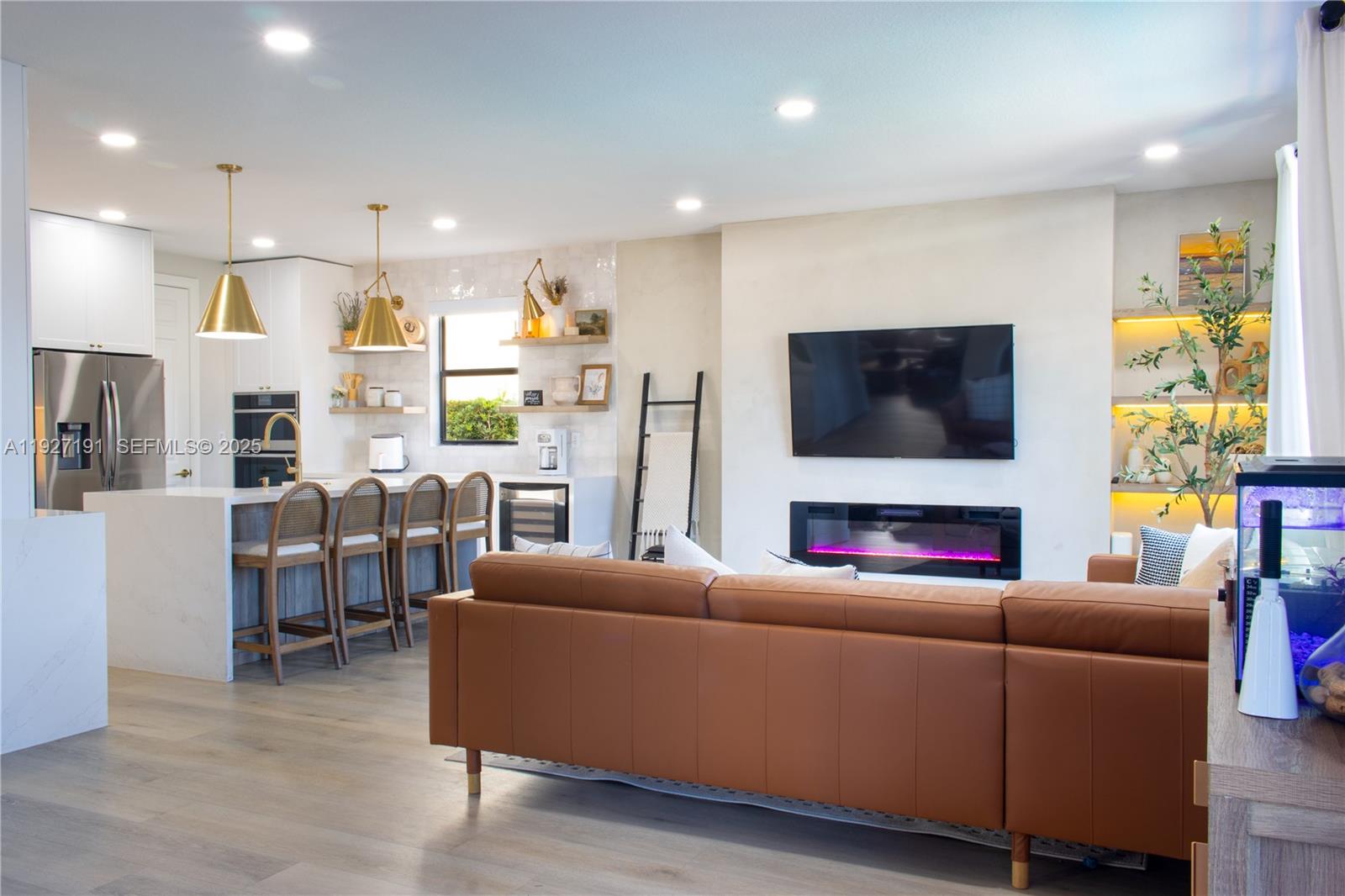 DORAL BREEZE - Residential