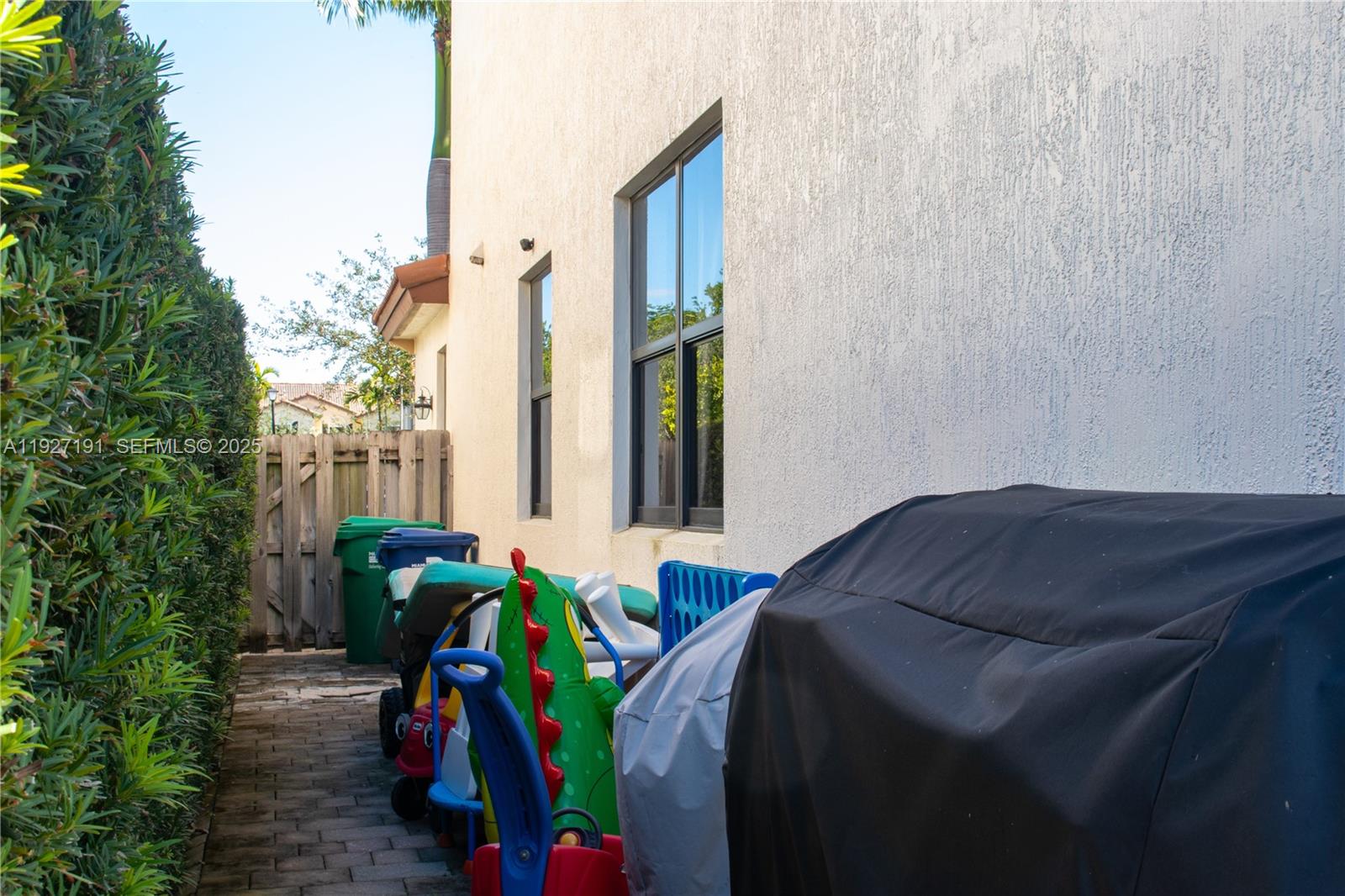 DORAL BREEZE - Residential