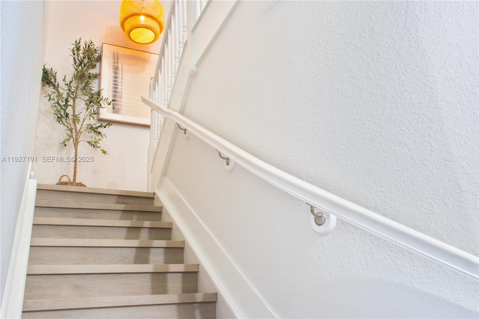 DORAL BREEZE - Residential