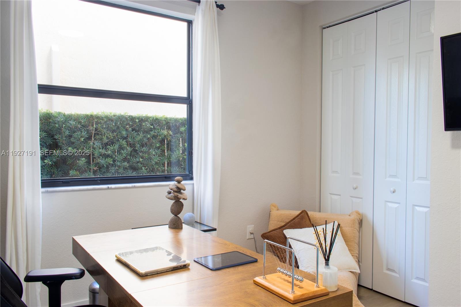 DORAL BREEZE - Residential