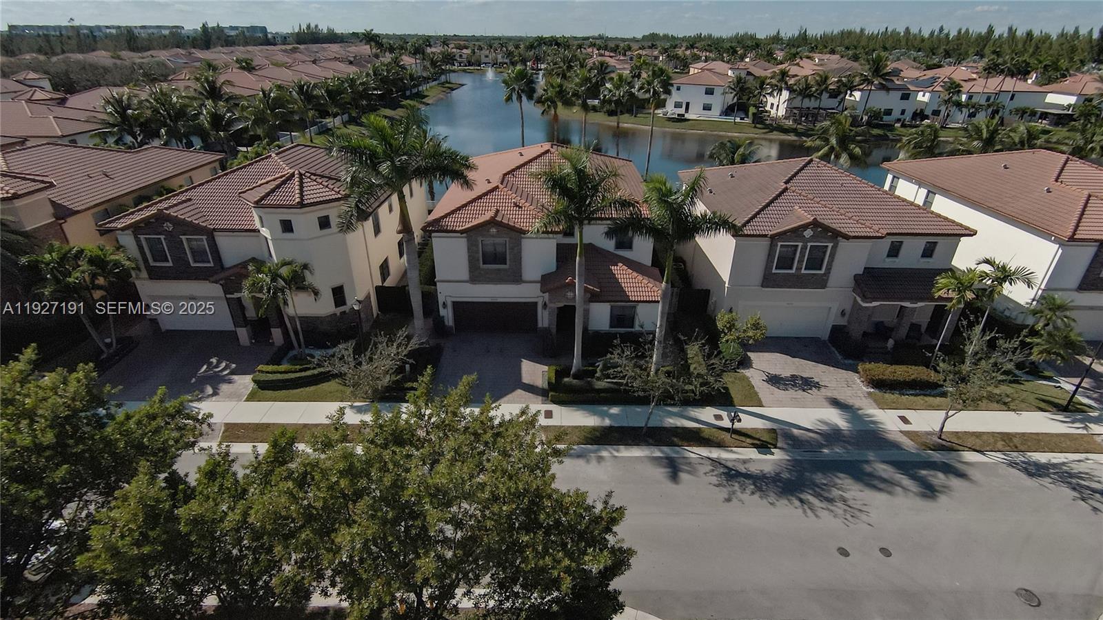 DORAL BREEZE - Residential