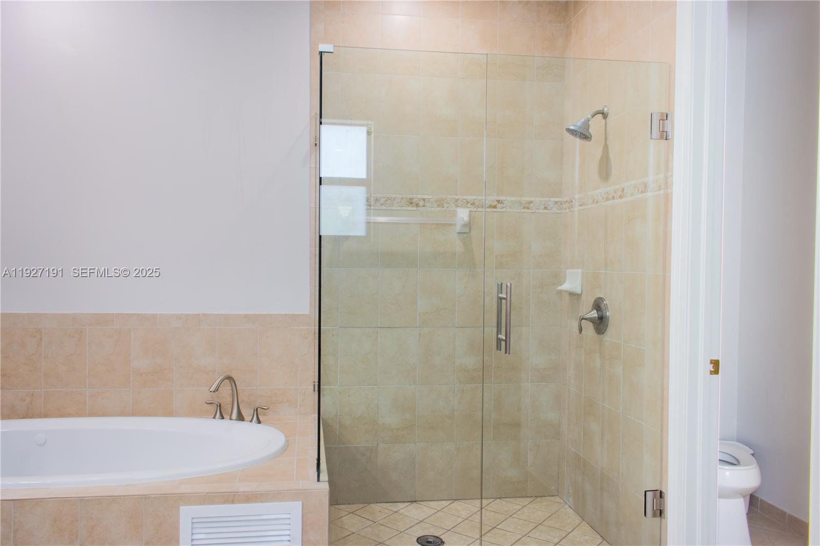 DORAL BREEZE - Residential