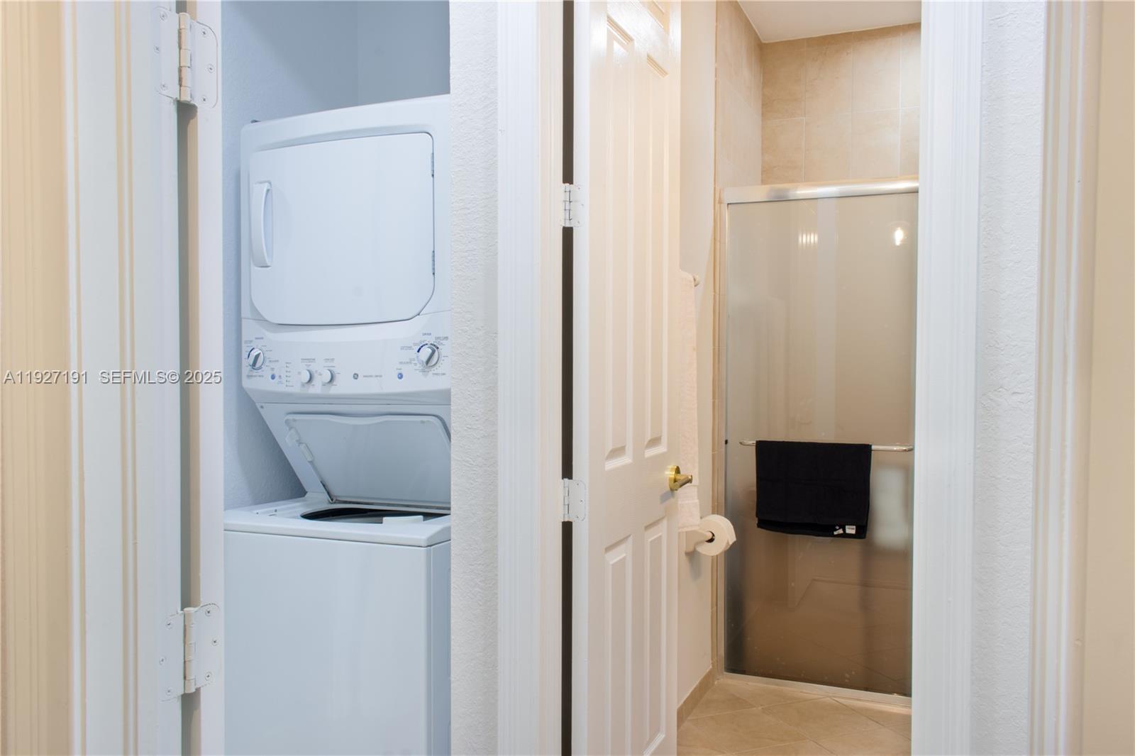 DORAL BREEZE - Residential