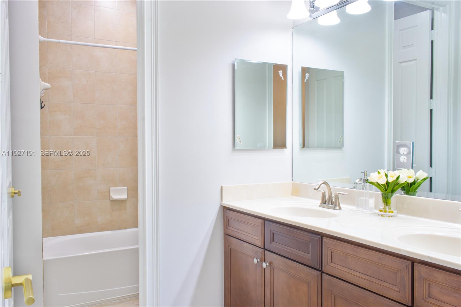 DORAL BREEZE - Residential