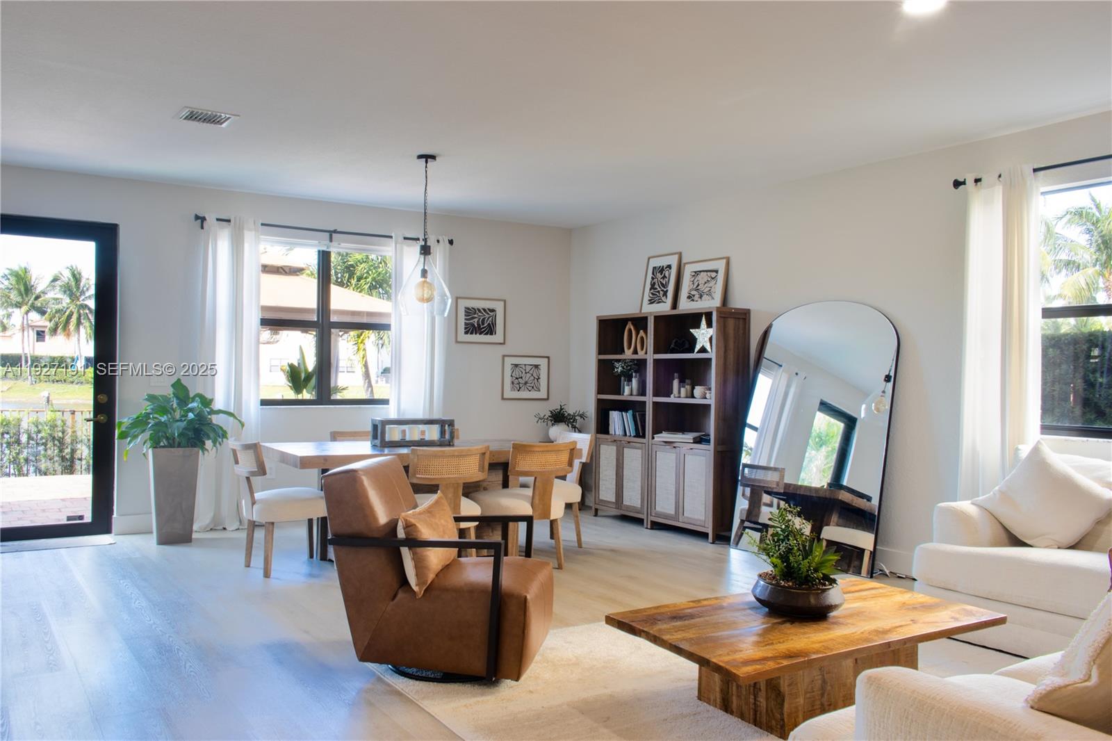 DORAL BREEZE - Residential