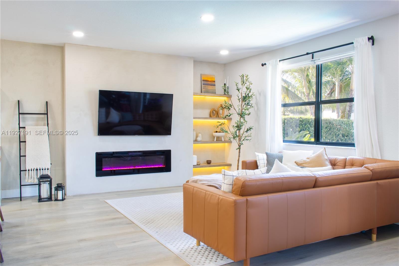 DORAL BREEZE - Residential