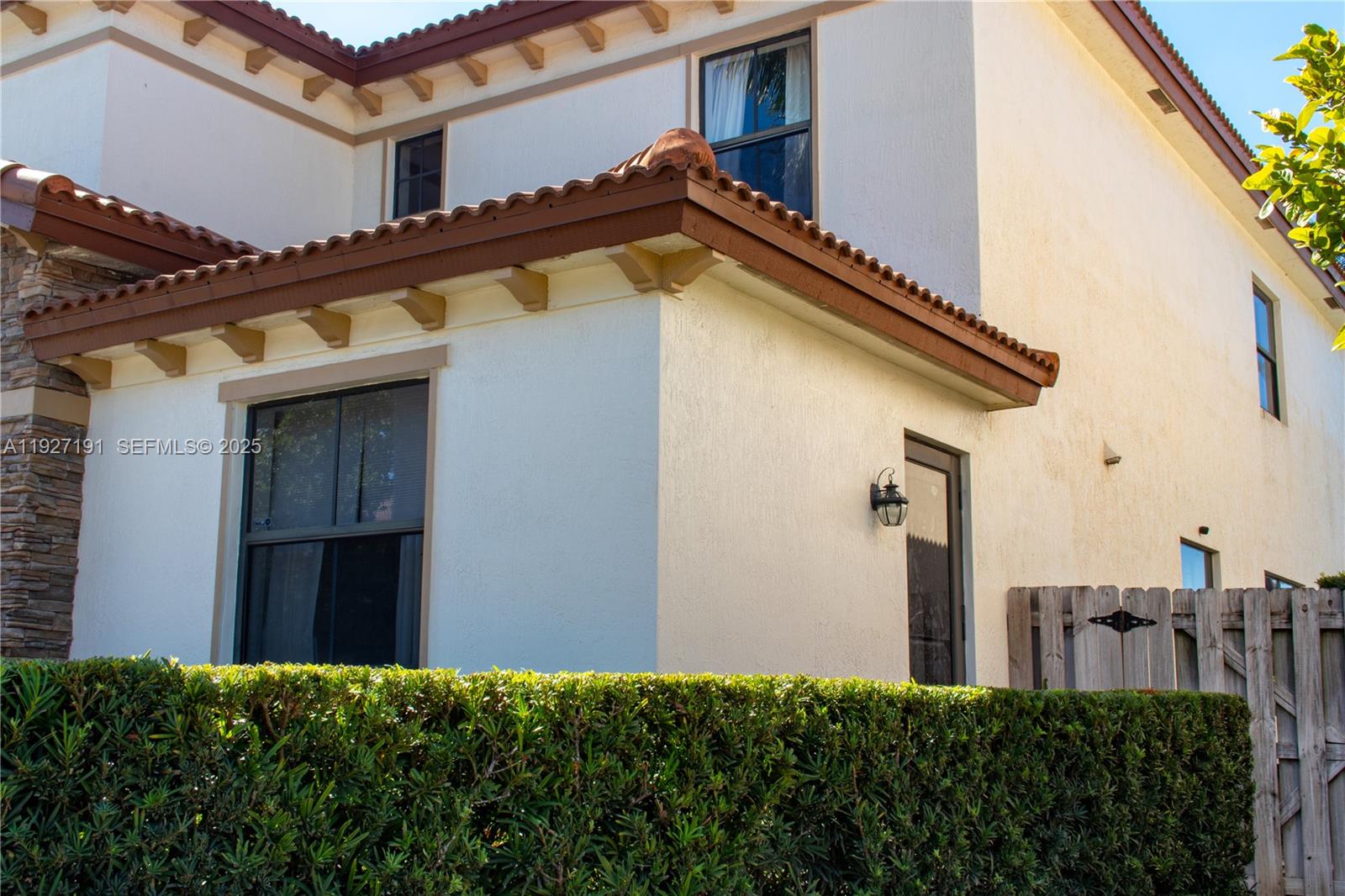 DORAL BREEZE - Residential