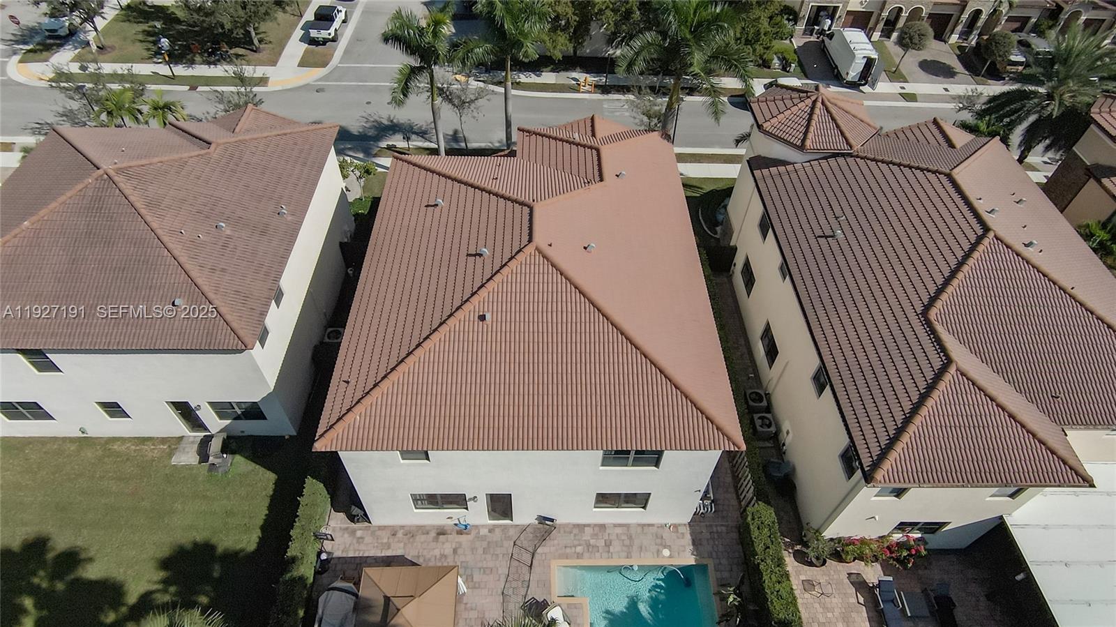 DORAL BREEZE - Residential