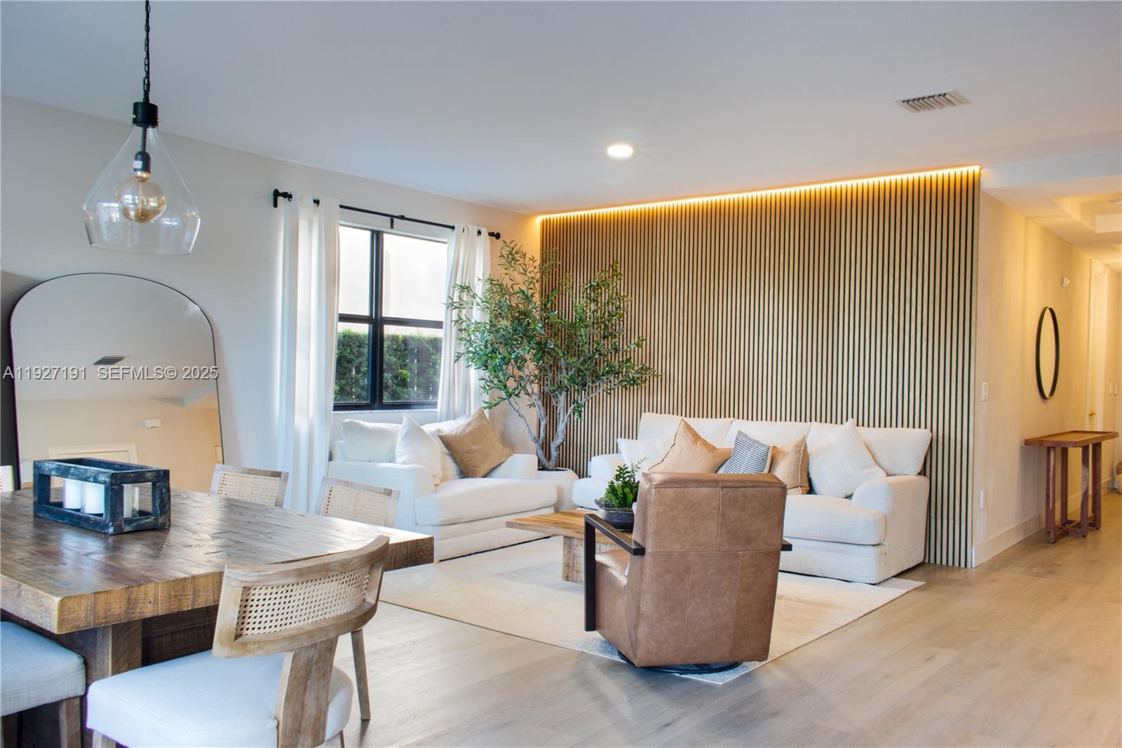 DORAL BREEZE - Residential