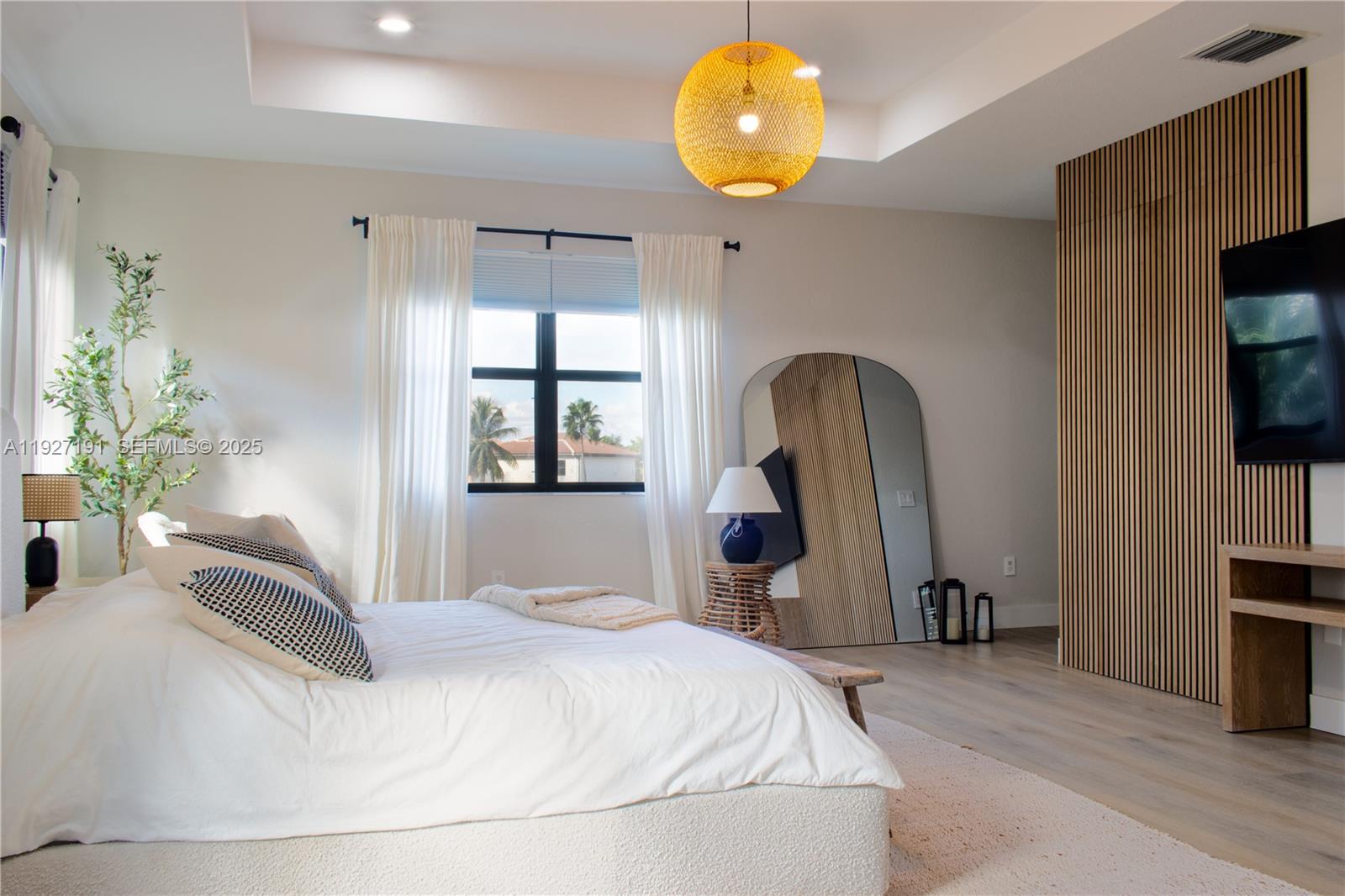 DORAL BREEZE - Residential