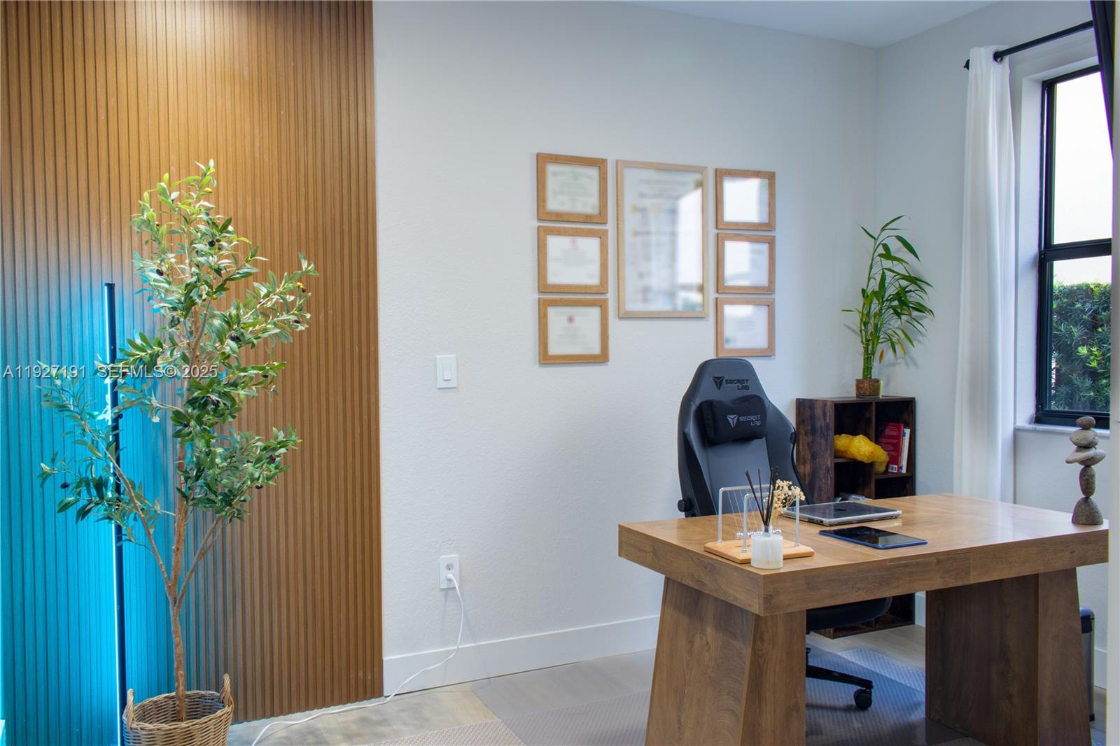 DORAL BREEZE - Residential