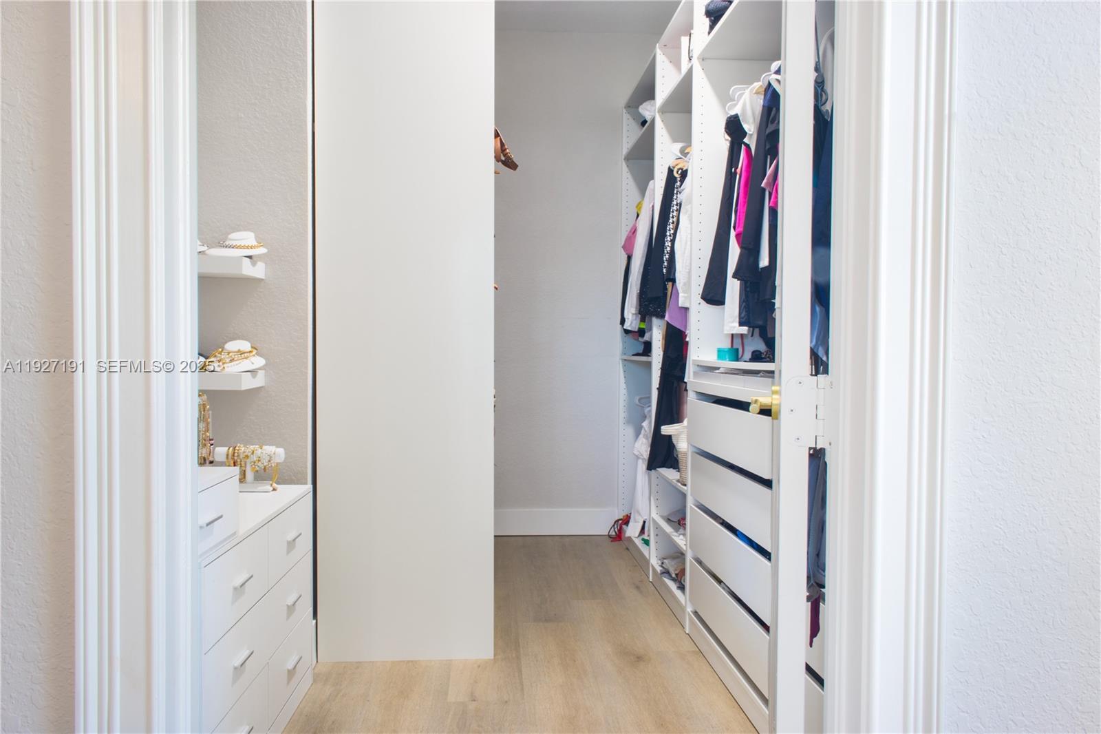 DORAL BREEZE - Residential