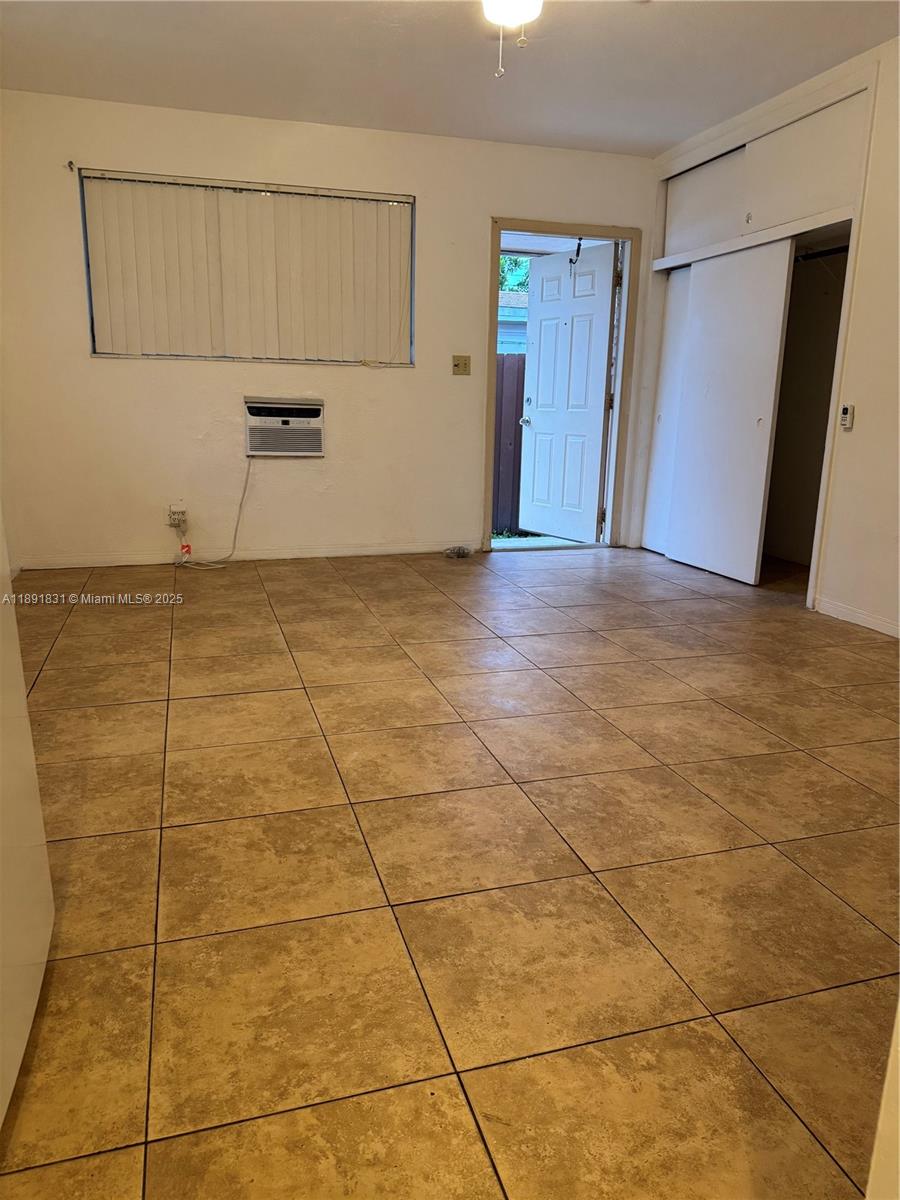 HOLLYWOOD SOUTH SIDE ADD - Residential Lease