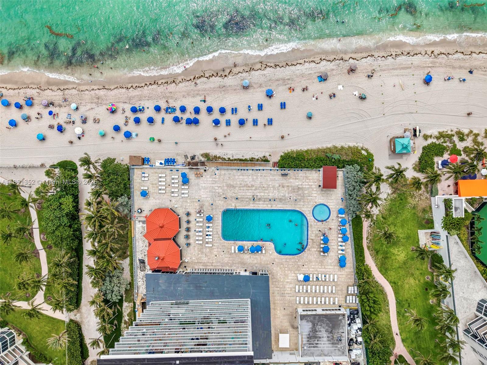 THE AVENTURA BEACH CLUB - Residential