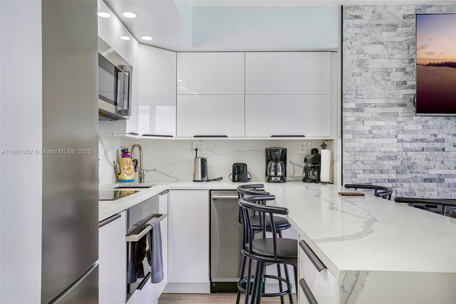 THE AVENTURA BEACH CLUB - Residential