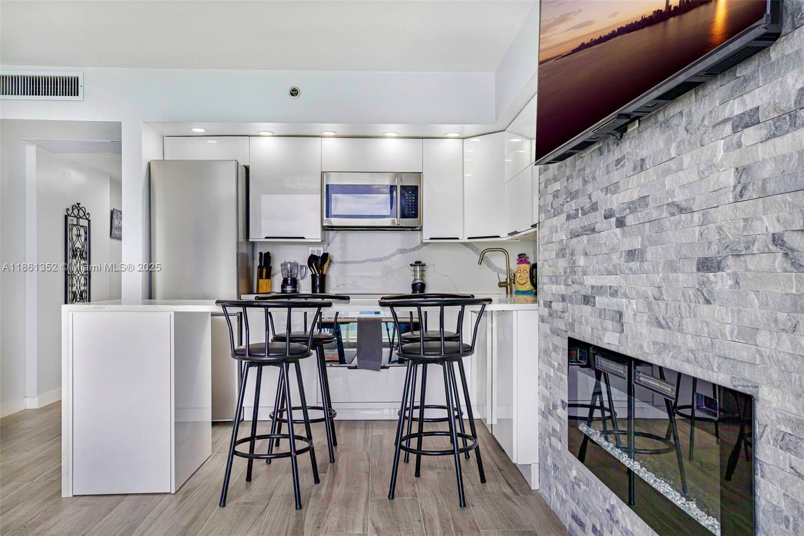 THE AVENTURA BEACH CLUB - Residential