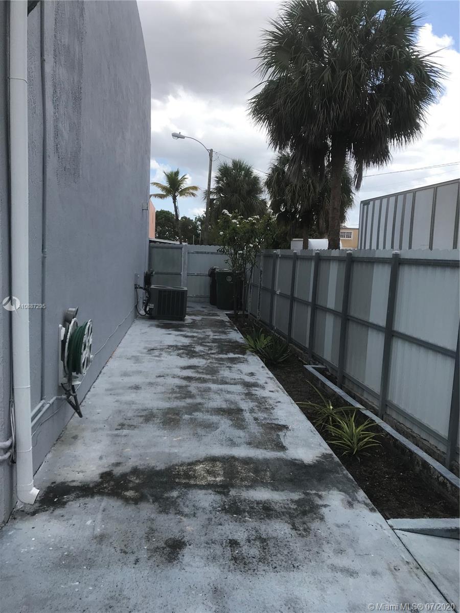 1ST ADDN TO PALM SPRINGS - Residential