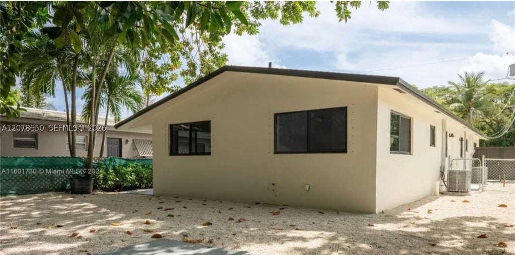 Photo of 1949 Riverside Dr #2, Fort Lauderdale, FL 33312 (MLS # A12078650)