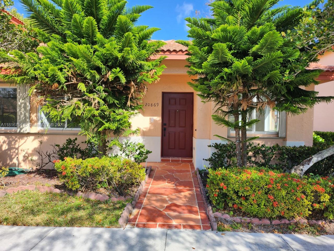 20869 Nw 4th St, Pembroke Pines, Miami-Dade County, Florida - 3 Bedrooms  
2 Bathrooms - 