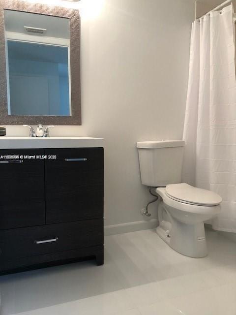 HOLLYWOOD PARC CONDOMINIU - Residential Lease