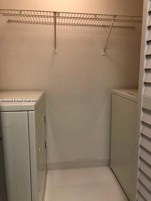 HOLLYWOOD PARC CONDOMINIU - Residential Lease