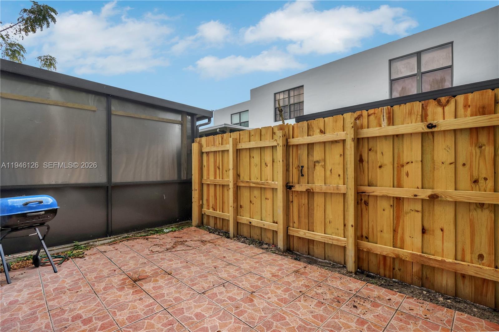 THE ARBOUR TOWNHOUSE COND - Residential