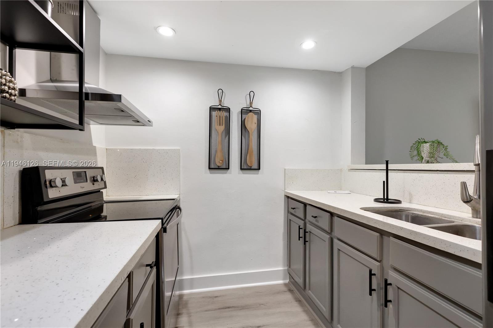 THE ARBOUR TOWNHOUSE COND - Residential