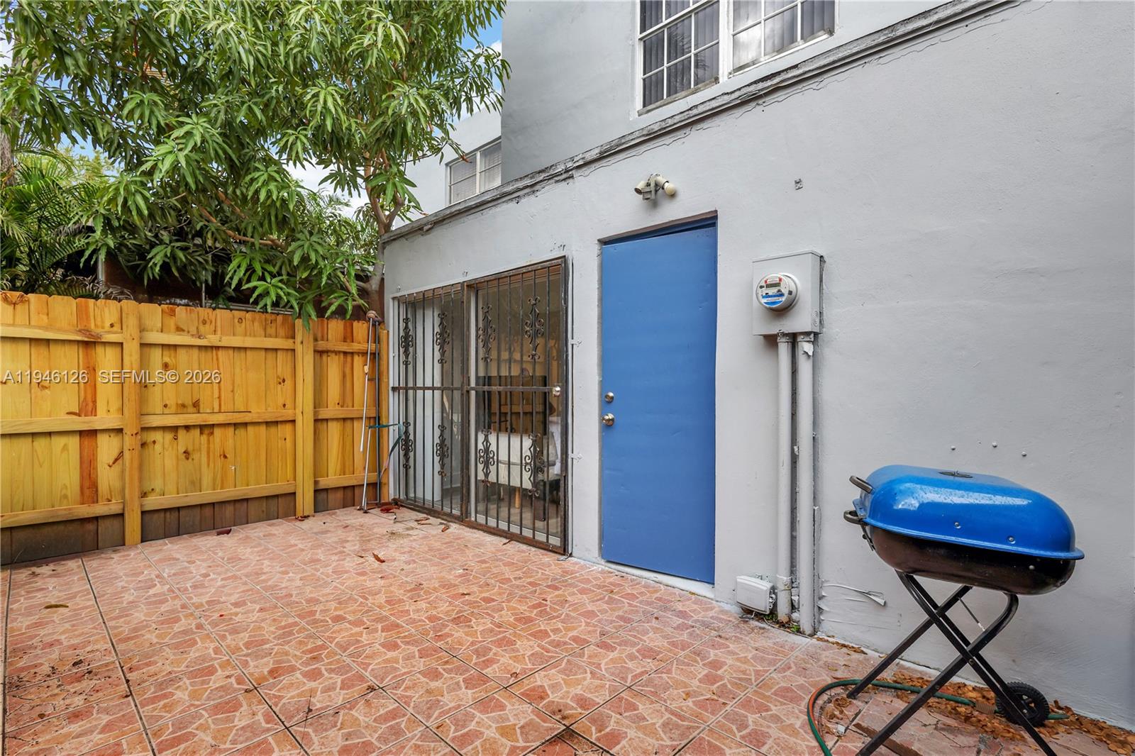 THE ARBOUR TOWNHOUSE COND - Residential