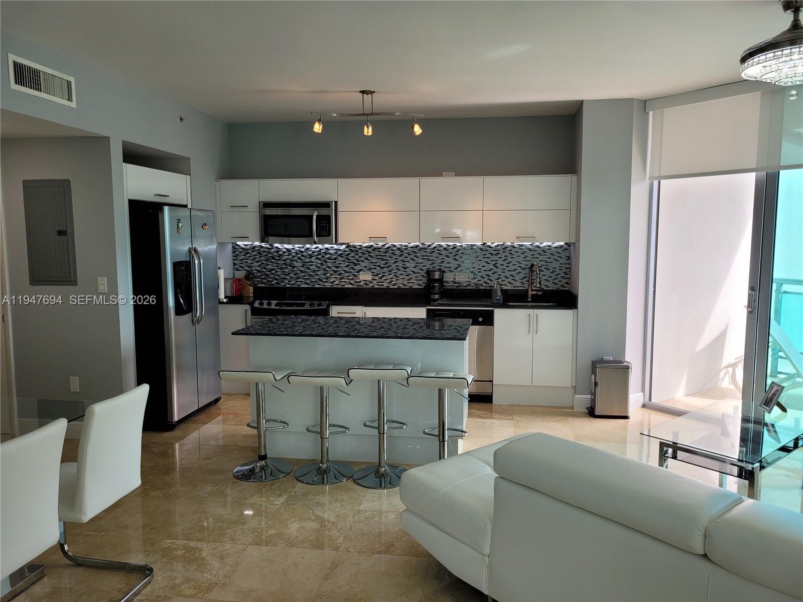 WIND CONDO - Residential