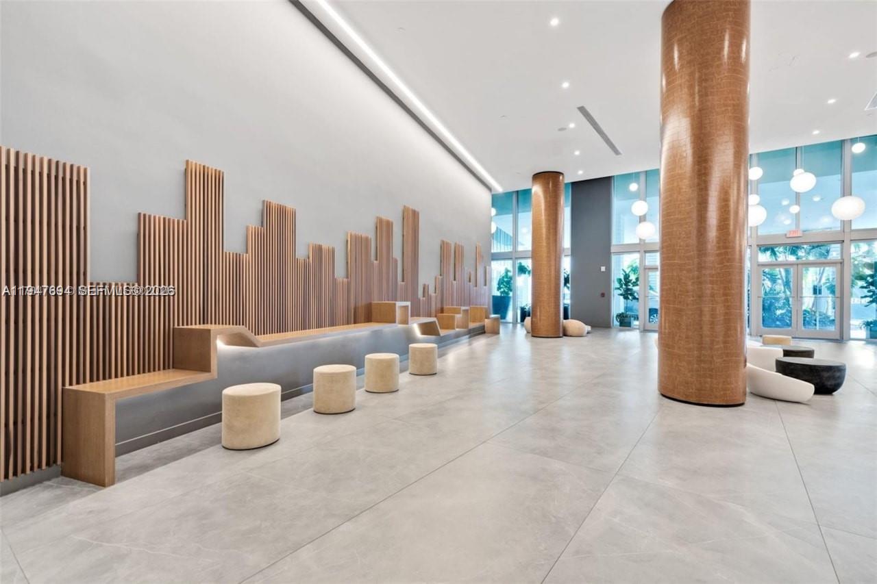 WIND CONDO - Residential