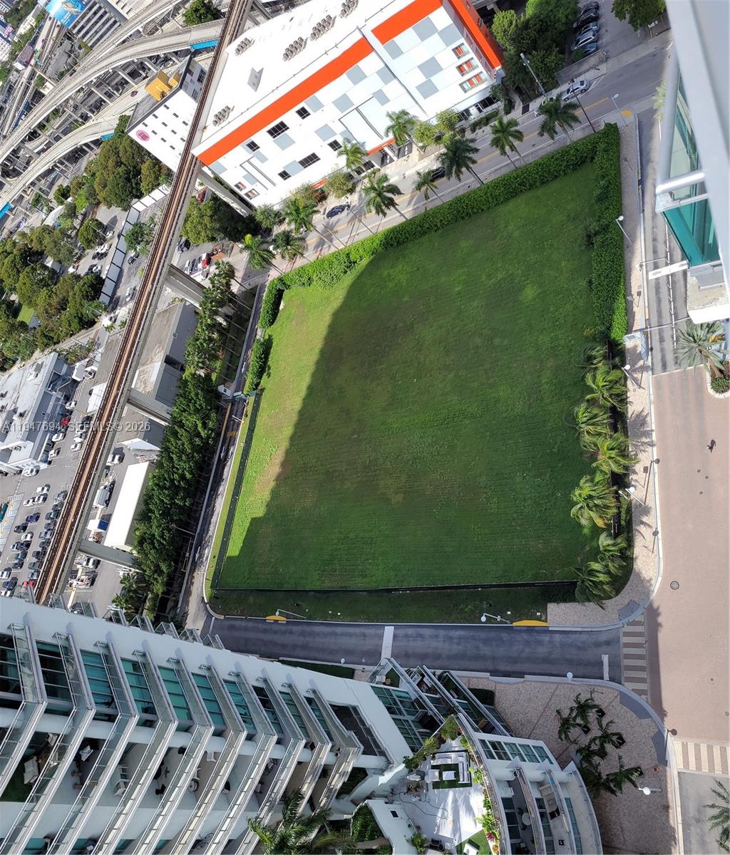 WIND CONDO - Residential