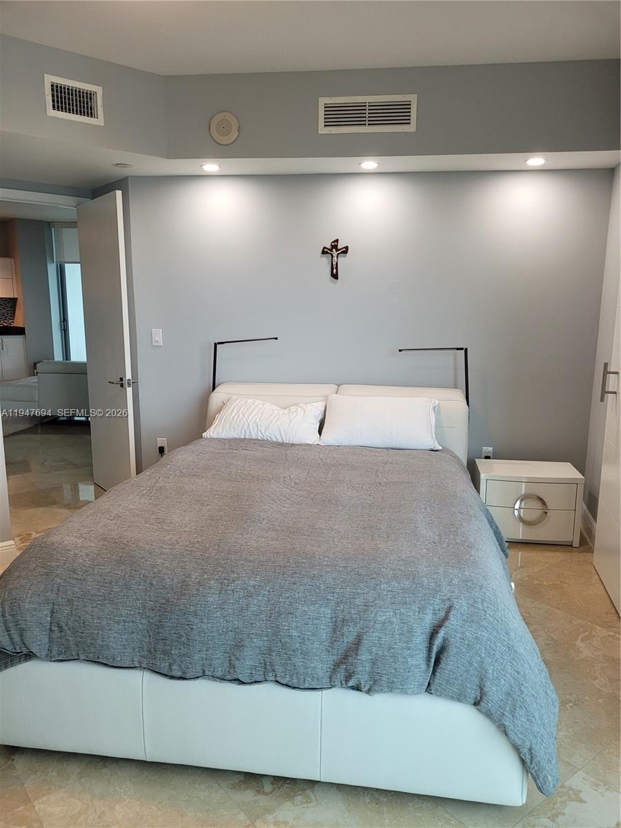 WIND CONDO - Residential