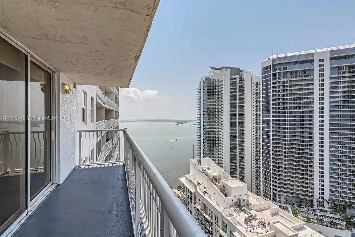 THE CLUB AT BRICKELL BAY - Residential