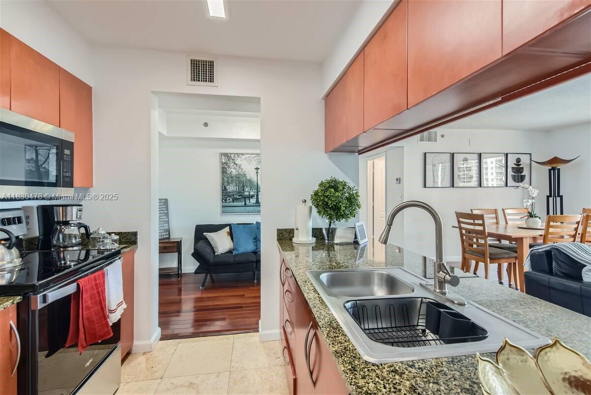 THE CLUB AT BRICKELL BAY - Residential