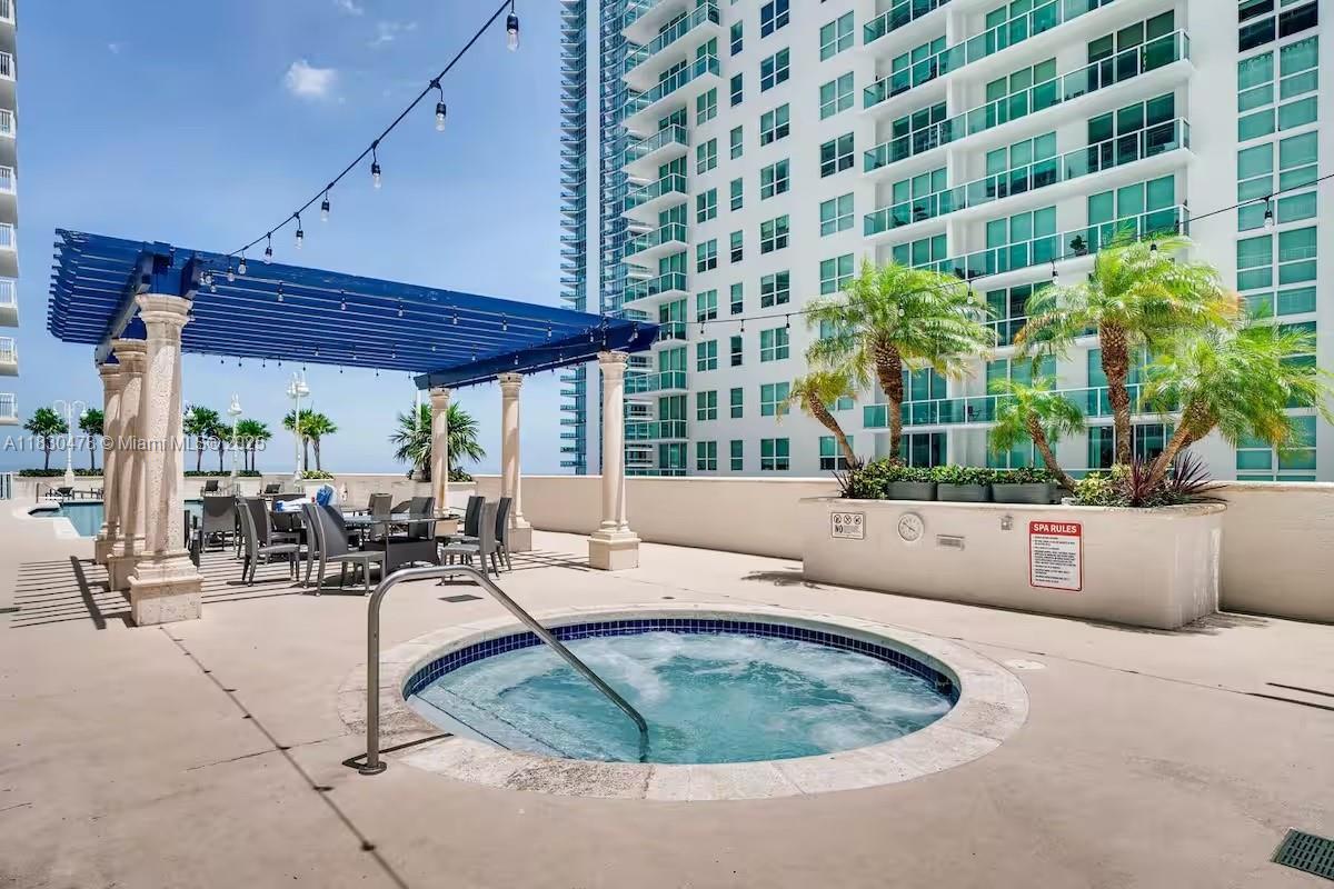 THE CLUB AT BRICKELL BAY - Residential