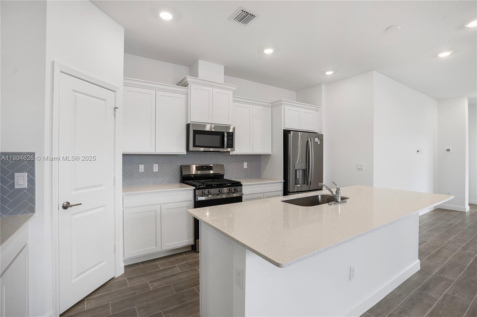 ARDEN PUD POD D NORTHEAST - Residential Lease