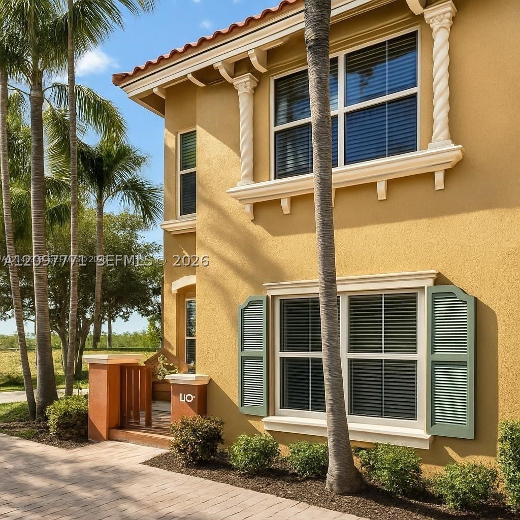 View photos, virtual tours, details... 1088 SW 144th Ave 801