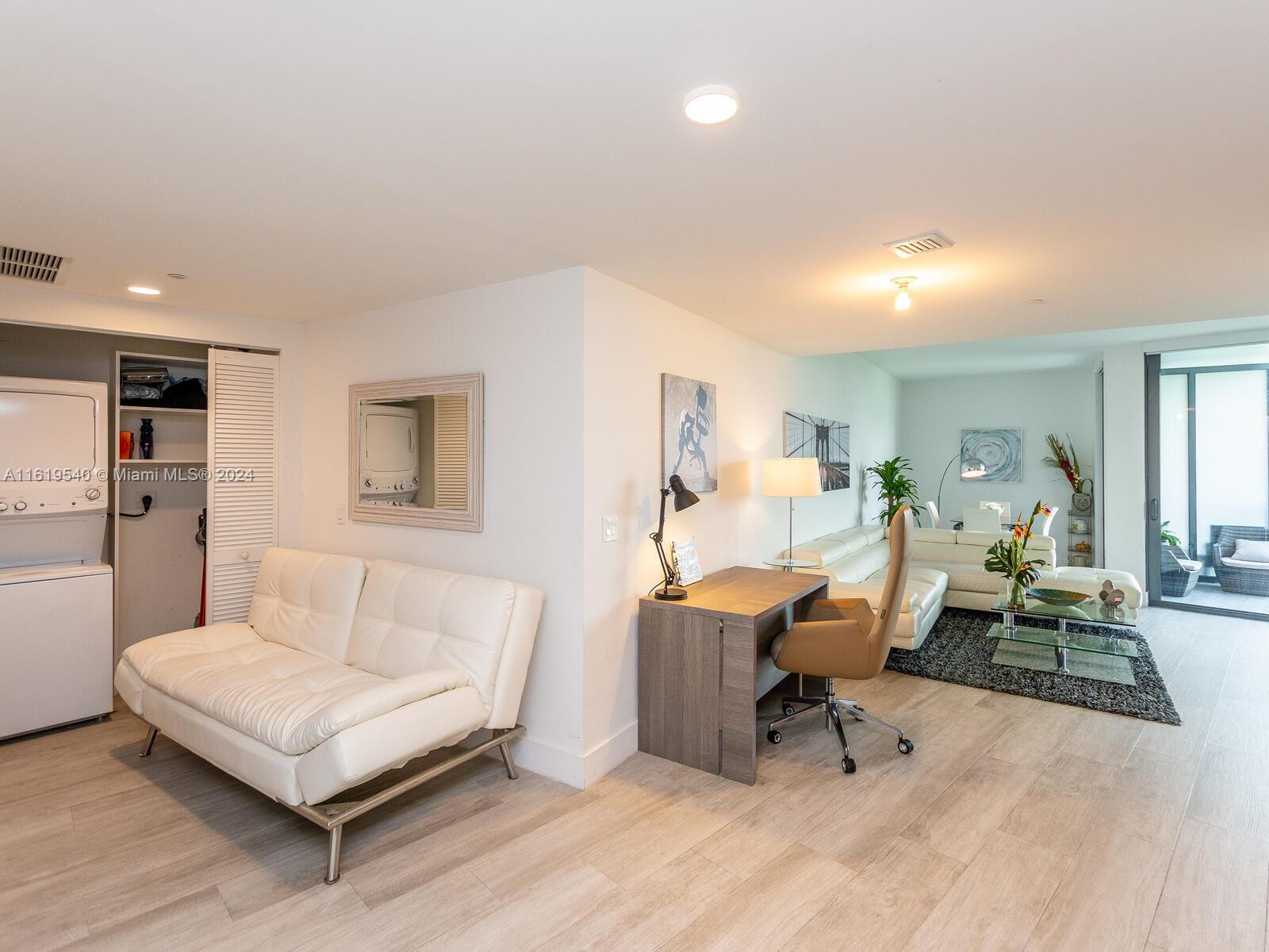 3401 MIDTOWN CONDO - Residential