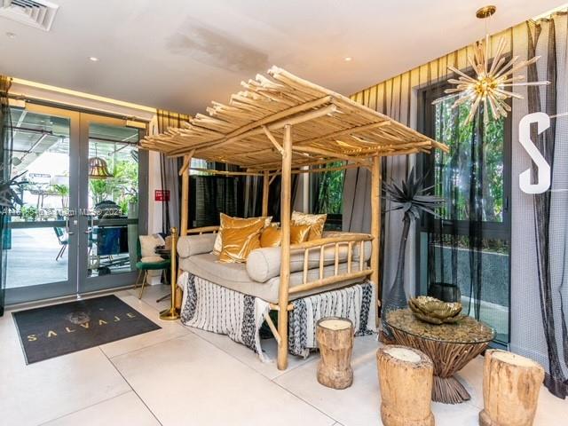 3401 MIDTOWN CONDO - Residential