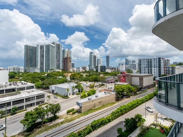 3401 MIDTOWN CONDO - Residential