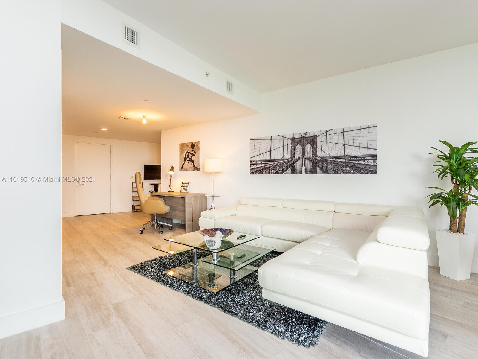 121 Ne 34th St 1014, Miami, Broward County, Florida - 1 Bedrooms  
1 Bathrooms - 