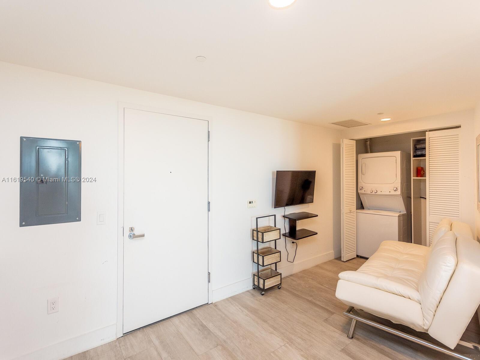 3401 MIDTOWN CONDO - Residential