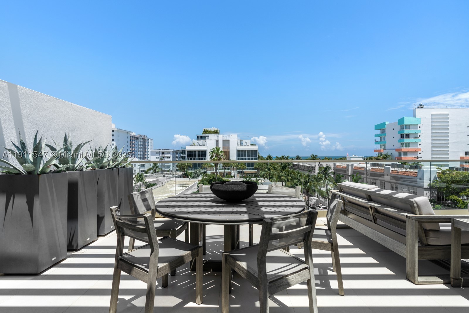 300 Collins Ave PH3