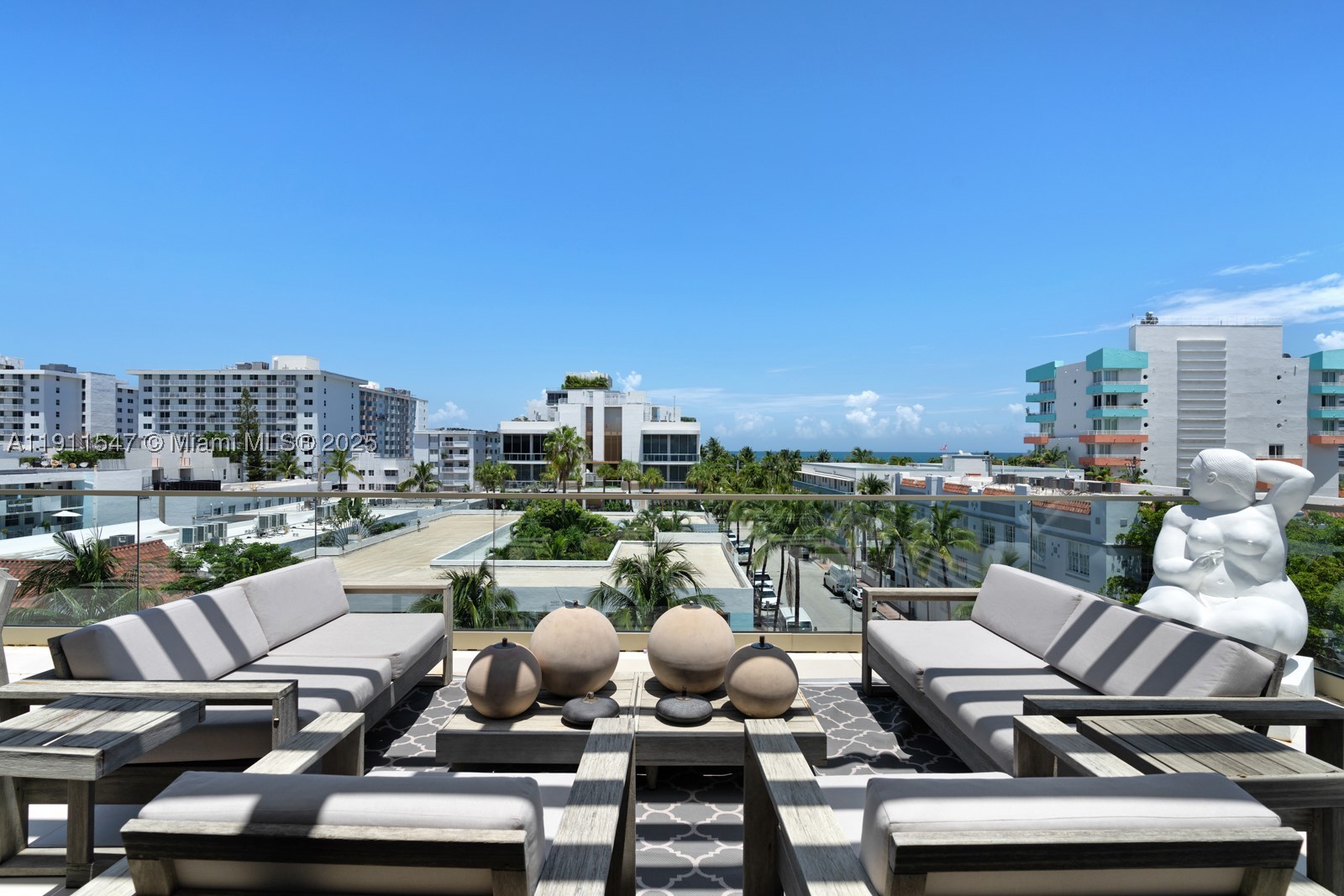 300 Collins Ave PH3