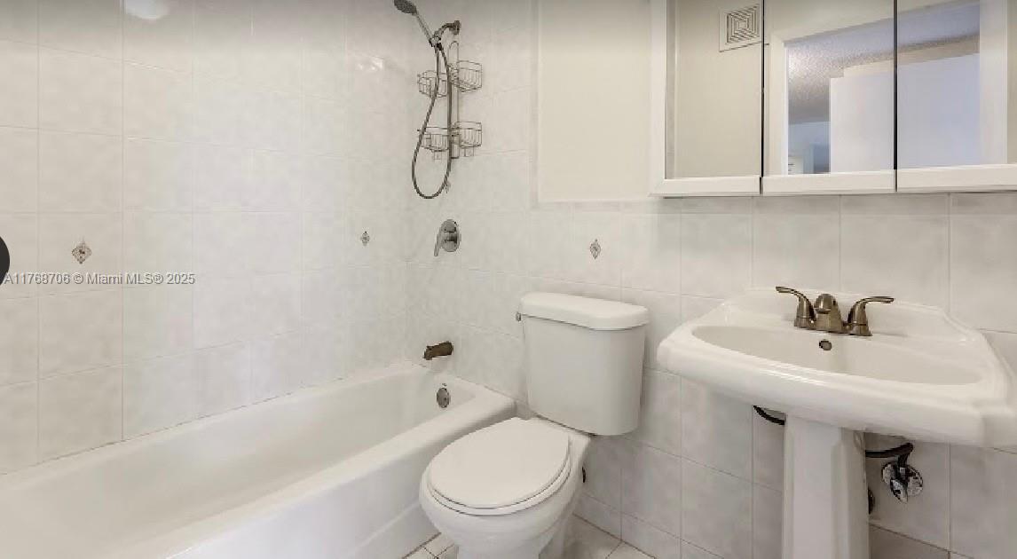 THE PRADO CONDO - Residential